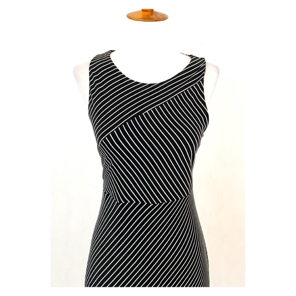 Athleta Santorini Sleeveless Striped Knit Dress - Picture 3 of 12